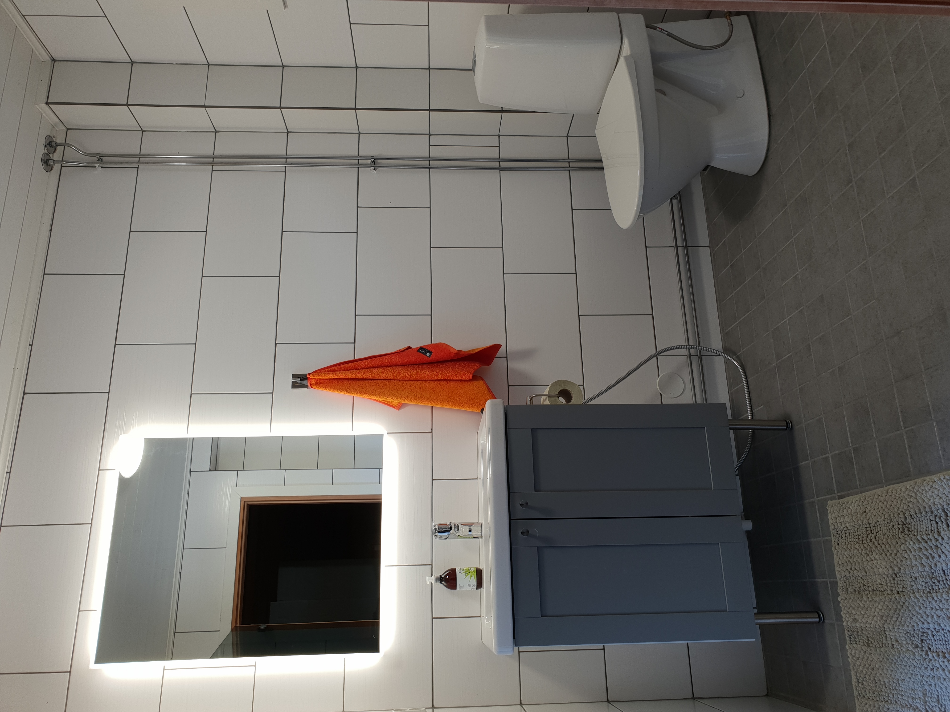 Mökin uudistettu WC